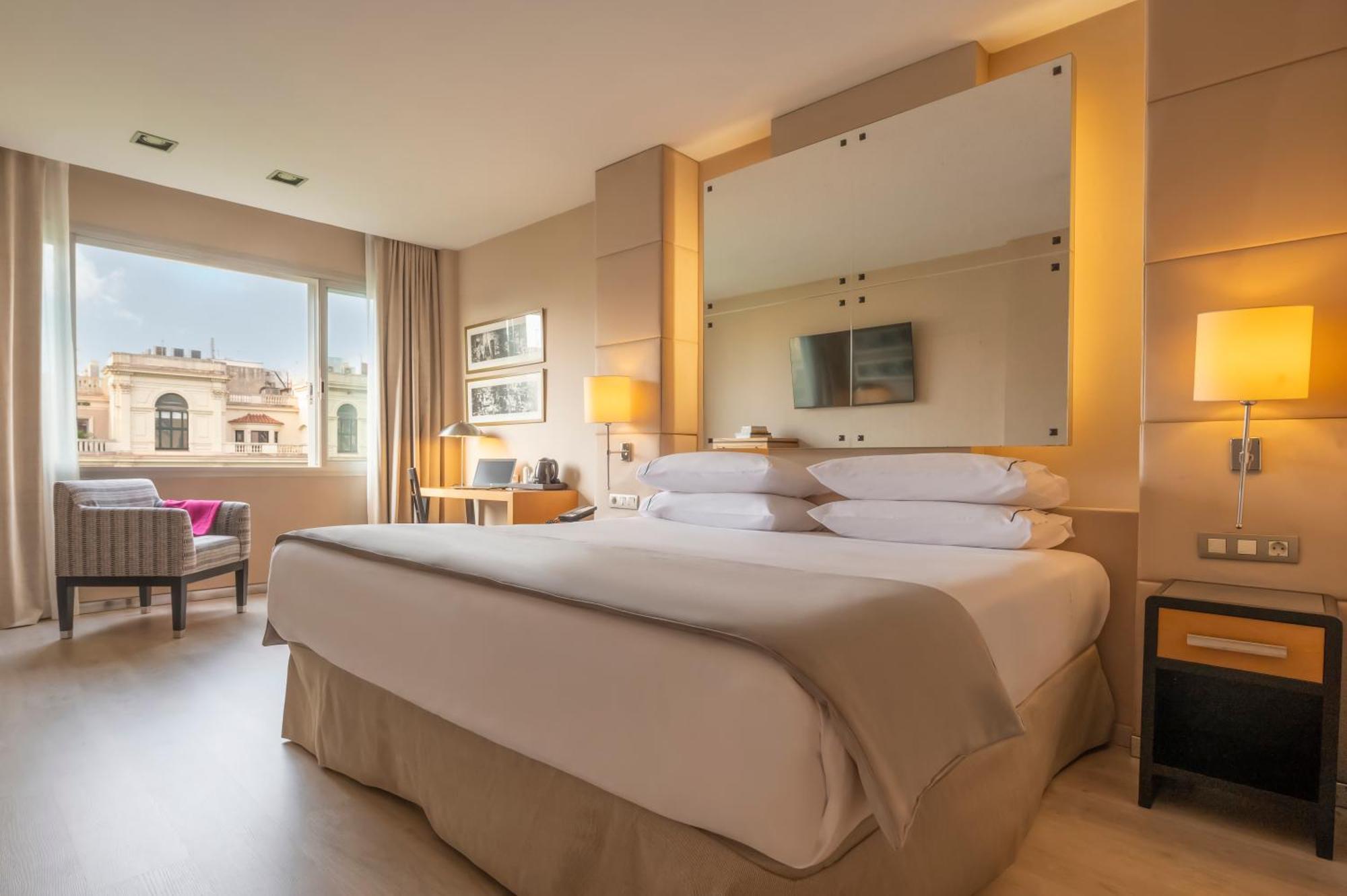 Hesperia Barcelona Presidente Exterior foto