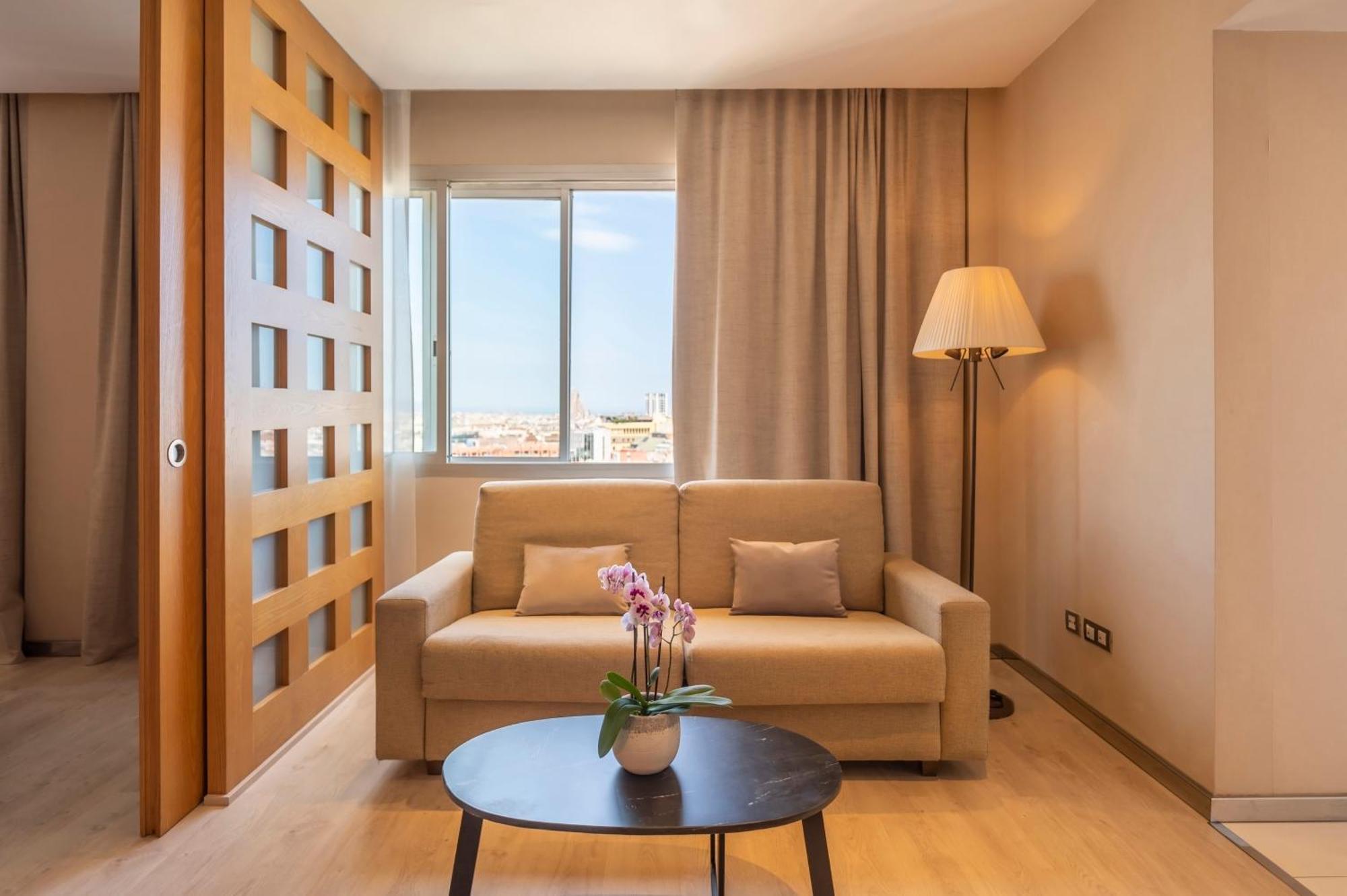 Hesperia Barcelona Presidente Exterior foto