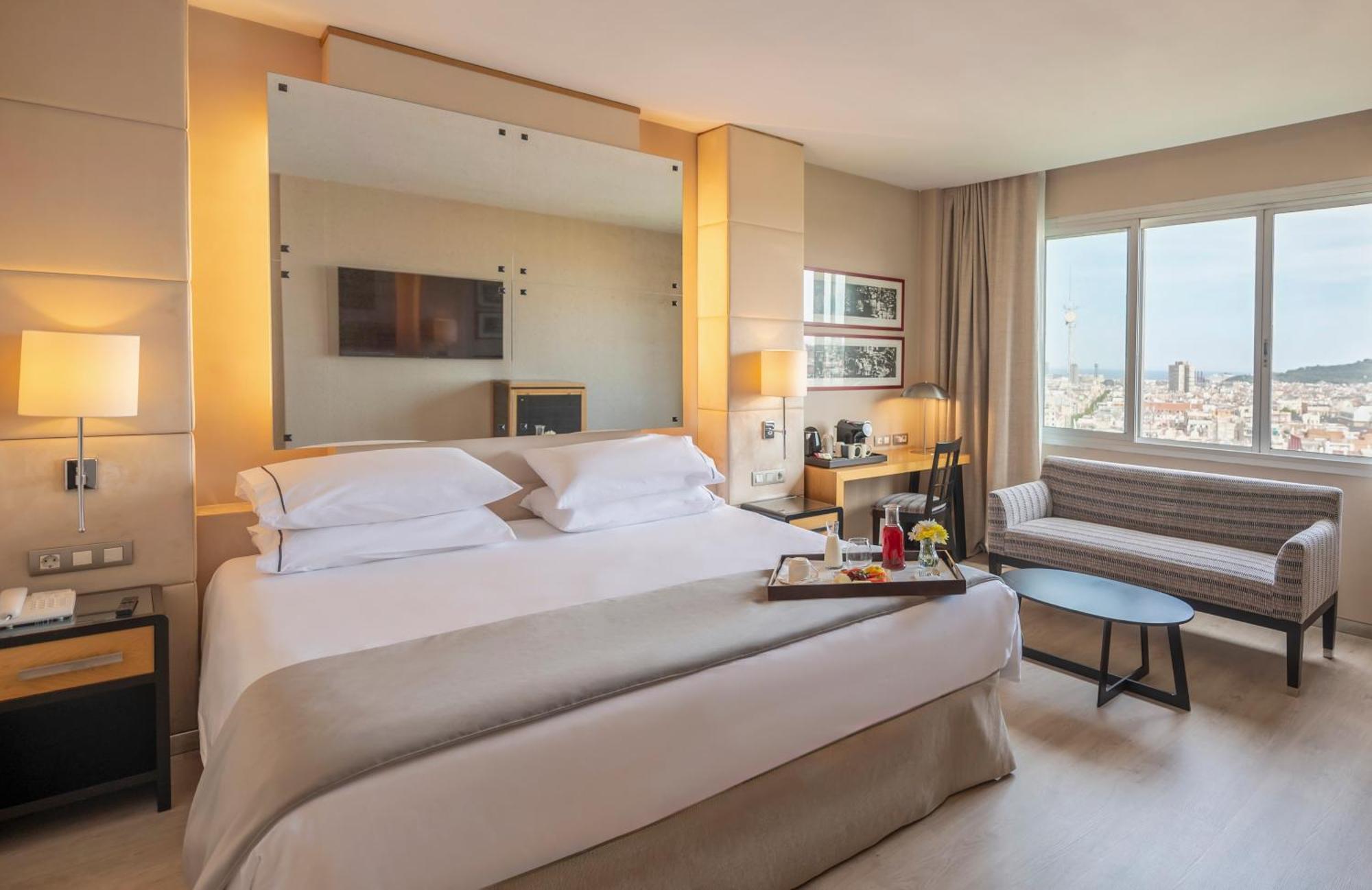 Hesperia Barcelona Presidente Exterior foto