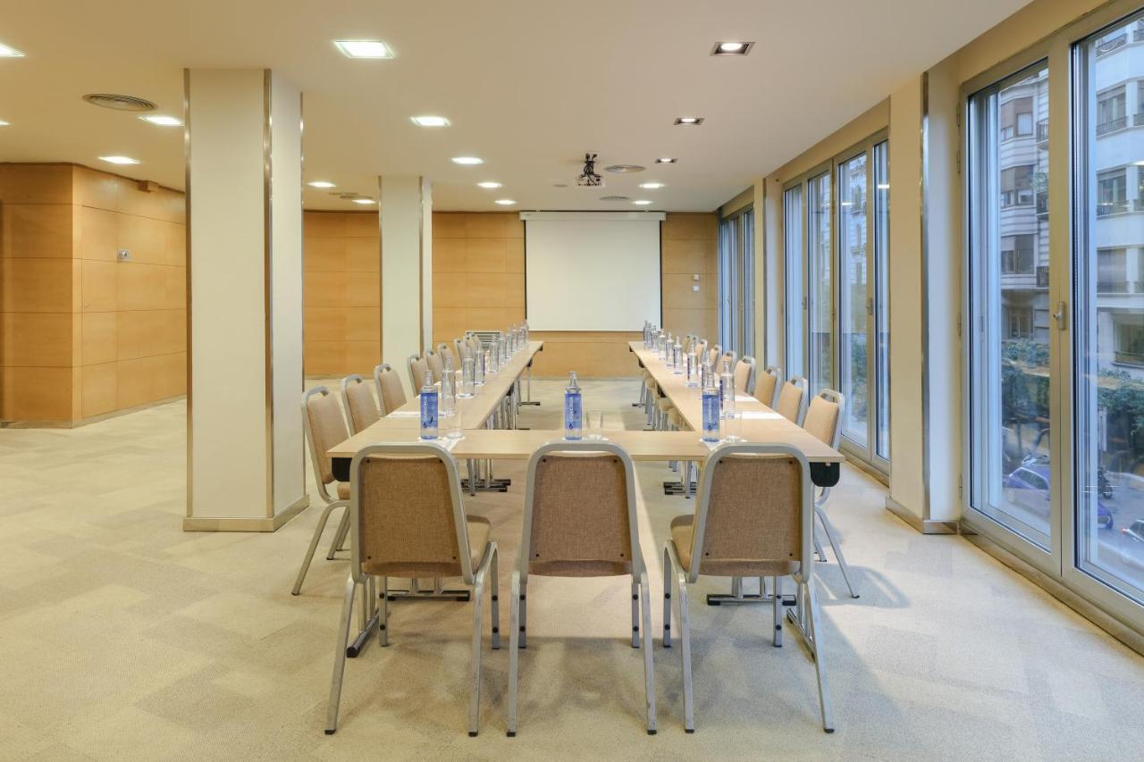 Hesperia Barcelona Presidente Exterior foto