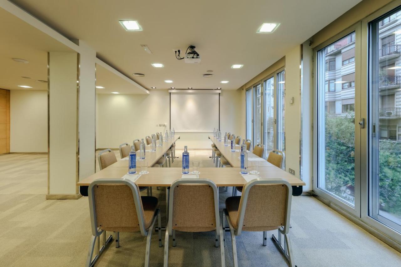 Hesperia Barcelona Presidente Exterior foto